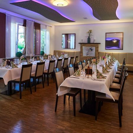 Hotel Restaurant Lindenhof Biblis エクステリア 写真