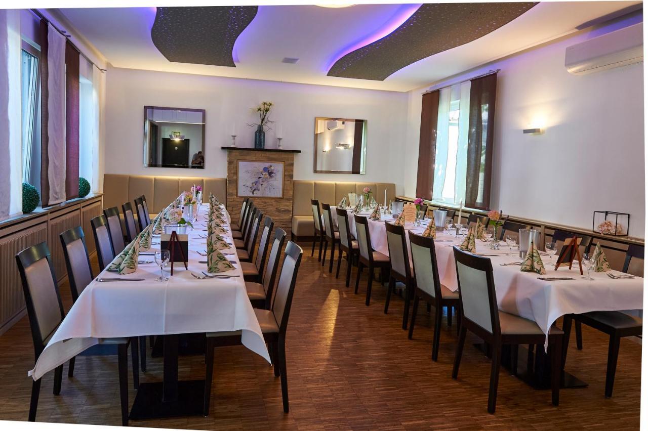 Hotel Restaurant Lindenhof Biblis エクステリア 写真